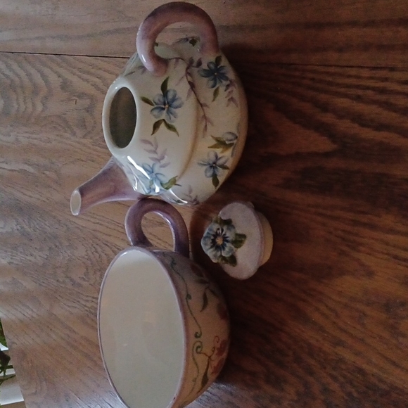 Vintage Capriware hand painted teapot - Picture 2 of 3